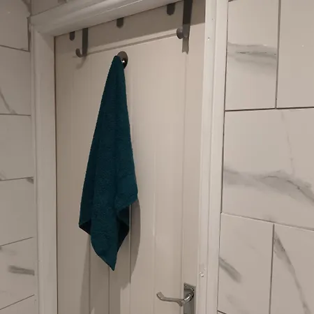 Apartament Hideaway In *